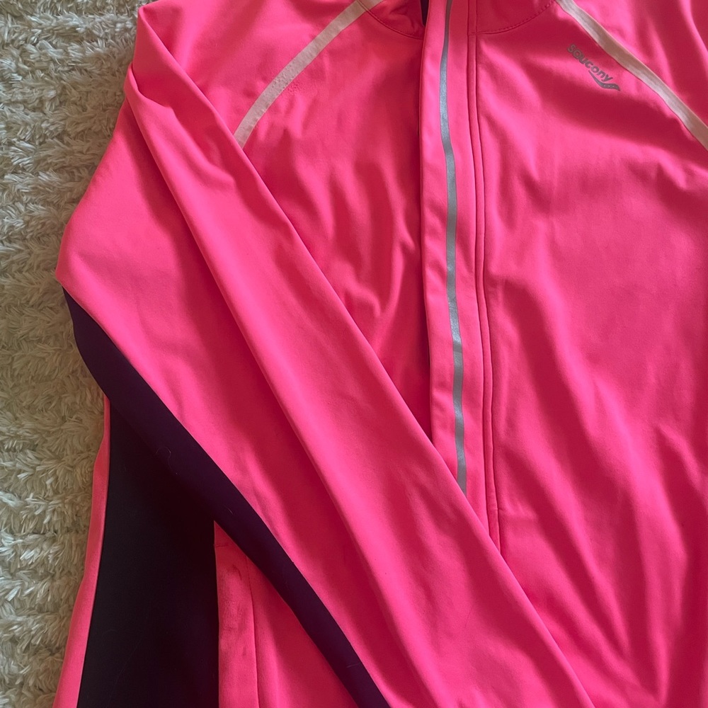 Saucony Running Jacket - Picture 4 of 7